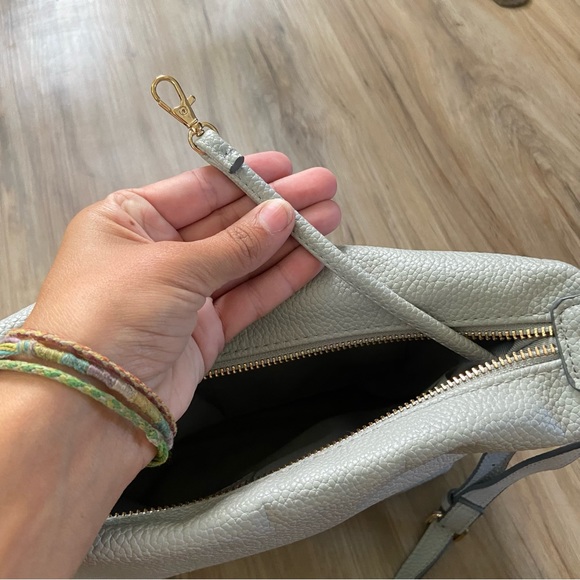 A New Day | Light Gray Crossbody Bag with Adjustable Strap - Picture 8 of 16